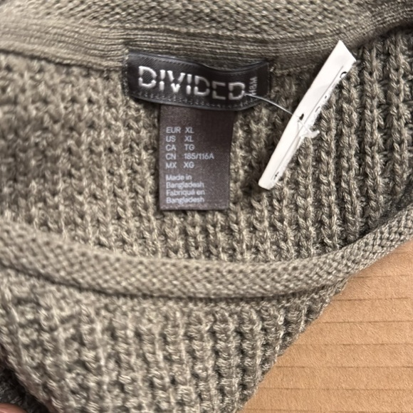 H&M Divided Men's Olive Sweater. New with Tags. Light oversized XL sweater. - Picture 6 of 6